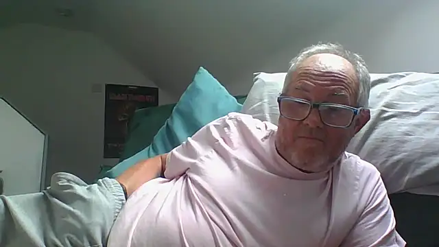 Snapshot of naughtygrandad1 chatting on 05/19/26, 05:08 naughtygrandad1 online show from 05/19/26, 05:08