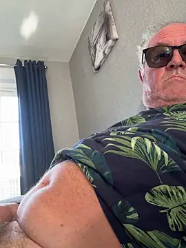 Snapshot of naughtygrandad1 chatting on 05/30/26, 06:54 naughtygrandad1 online show from 05/30/26, 06:54