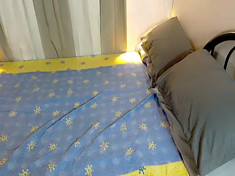 avery in paradisexx online show from 10/24/25, 07:49