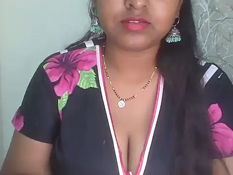 its me Rashmi online show from 03/15/26, 05:41
