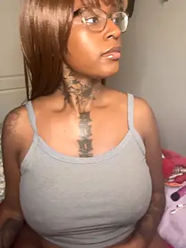 MistiSavannah online show from 11/19/25, 02:11