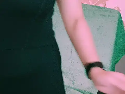 My Rose online show from 10/16/25, 06:20