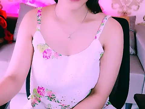 My Rose online show from 10/28/25, 03:43