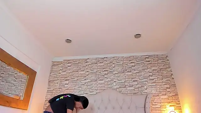 Snapshot of Lucia-Horny24 chatting on 10/17/25, 07:27 Lucia-Horny24 online show from 10/17/25, 07:27