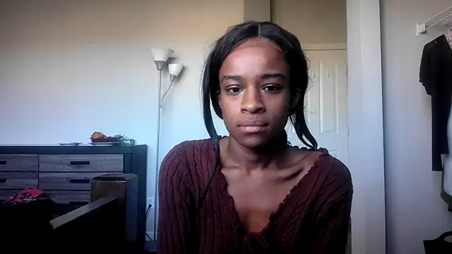 Marlowlovee online show from 10/15/25, 03:23