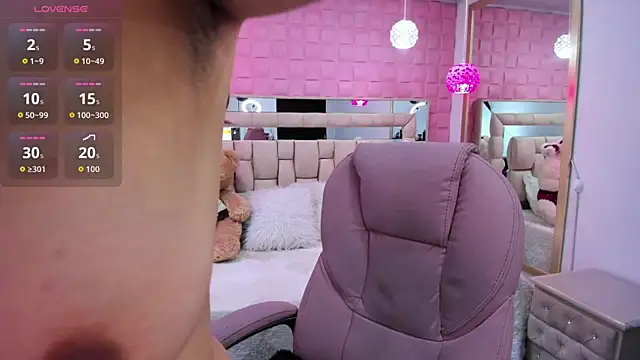  laaura  online show from 01/15/26, 01:48