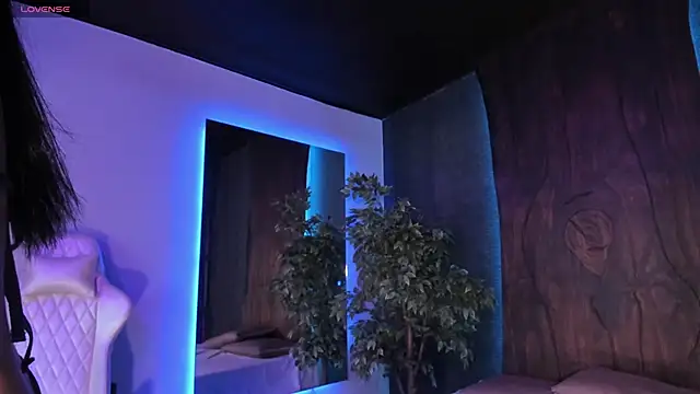 RenataLeclair online show from 12/02/25, 05:08