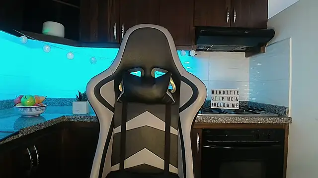 GalaX x online show from 12/20/25, 09:11