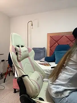 emma hot2006 online show from 10/17/25, 03:36