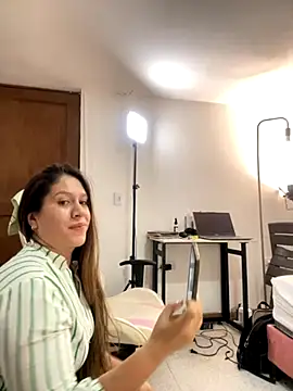 emma hot2006 online show from 10/20/25, 05:46