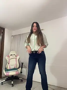 emma hot2006 online show from 11/14/25, 05:11