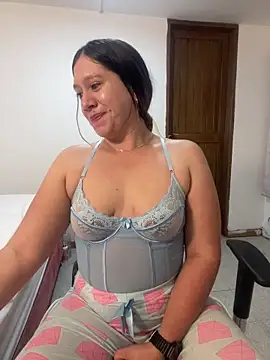 emma hot2006 online show from 12/15/25, 08:57