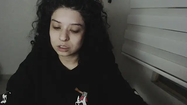 miss carmila1 online show from 11/05/25, 01:38