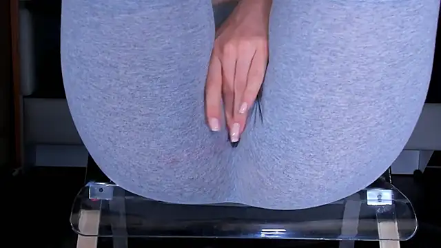Cameltoe squirt inPants online show from 04/24/26, 09:01