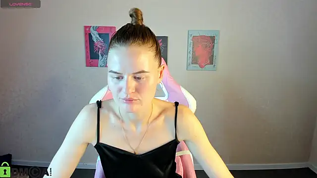 Wanda Gomez online show from 09/26/25, 03:16