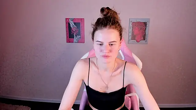 Wanda Gomez online show from 10/09/25, 03:10