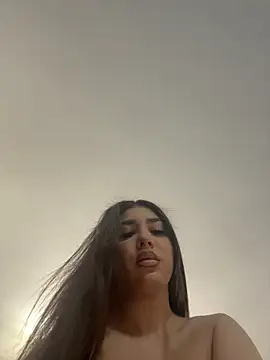 Snapshot of amaaray chatting on 11/21/25, 10:47 amaaray online show from 11/21/25, 10:47