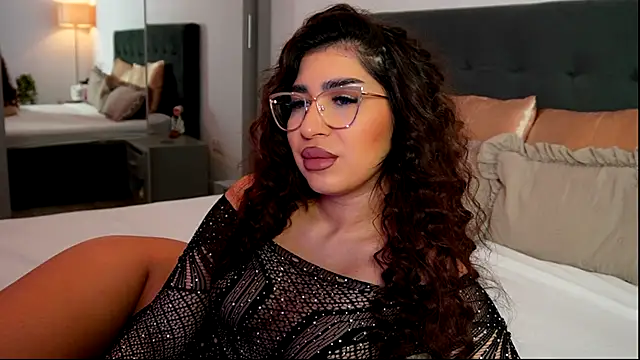 Snapshot of amaaray chatting on 12/19/25, 04:58 amaaray online show from 12/19/25, 04:58