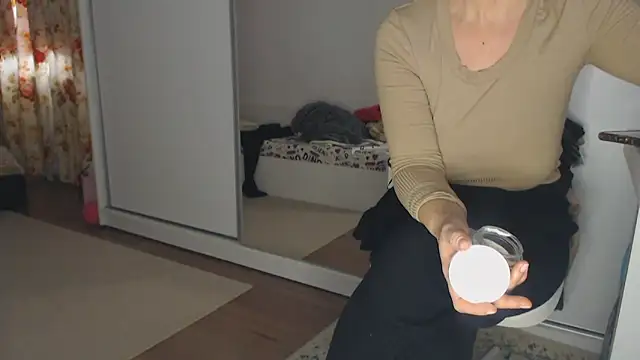 Snapshot of merlyn4 chatting on 02/28/25, 11:36 merlyn4 online show from 02/28/25, 11:36