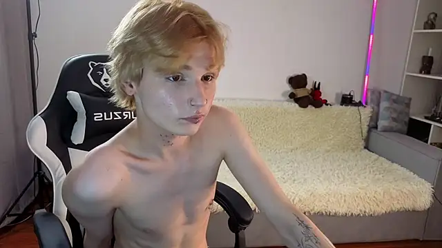 Your avatar online show from 09/11/25, 10:37