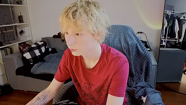 Your avatar online show from 10/07/25, 12:35