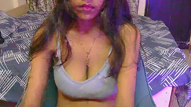 hoty-priya online show from 05/20/26, 04:40