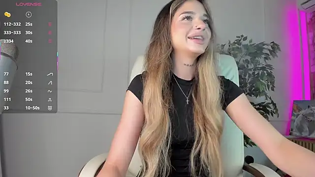 Snapshot of Blessed_Molly chatting on 10/07/25, 07:38 Blessed Molly online show from 10/07/25, 07:38