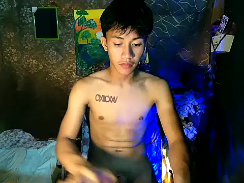 Snapshot of naughtyboyloy_0 chatting on 09/14/25, 04:28 naughtyboyloy 0 online show from 09/14/25, 04:28