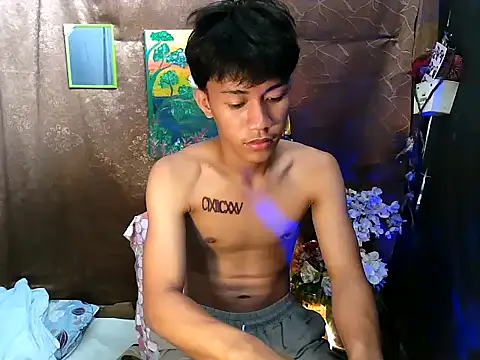 Snapshot of naughtyboyloy_0 chatting on 09/15/25, 04:45 naughtyboyloy 0 online show from 09/15/25, 04:45