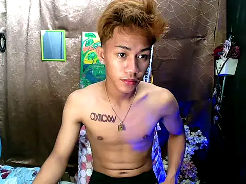 Snapshot of naughtyboyloy_0 chatting on 09/23/25, 04:04 naughtyboyloy 0 online show from 09/23/25, 04:04