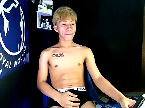 Snapshot of naughtyboyloy_0 chatting on 11/23/25, 09:20 naughtyboyloy 0 online show from 11/23/25, 09:20