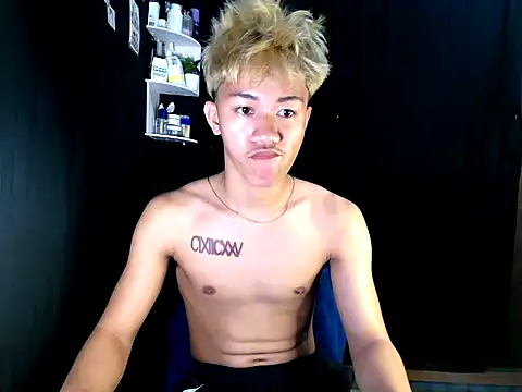 Snapshot of naughtyboyloy_0 chatting on 12/01/25, 02:55 naughtyboyloy 0 online show from 12/01/25, 02:55