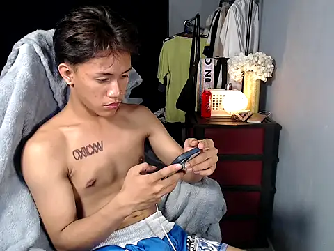 naughtyboyloy 0 online show from 01/06/26, 05:49