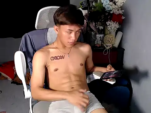 naughtyboyloy 0 online show from 04/03/26, 06:17