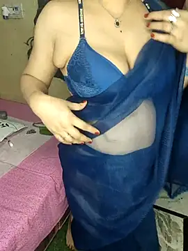 Snapshot of PRIYA_22 chatting on 09/09/25, 07:35 PRIYA 22 online show from 09/09/25, 07:35