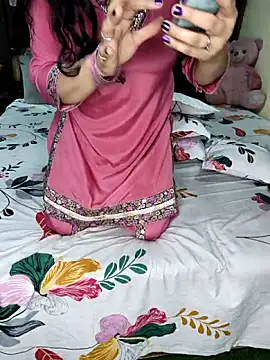 Snapshot of PRIYA_22 chatting on 10/17/25, 02:30 PRIYA 22 online show from 10/17/25, 02:30