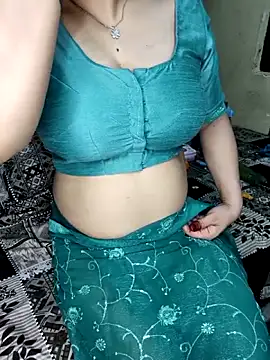 Snapshot of PRIYA_22 chatting on 10/21/25, 12:39 PRIYA 22 online show from 10/21/25, 12:39