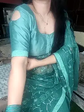 Snapshot of PRIYA_22 chatting on 10/27/25, 10:41 PRIYA 22 online show from 10/27/25, 10:41