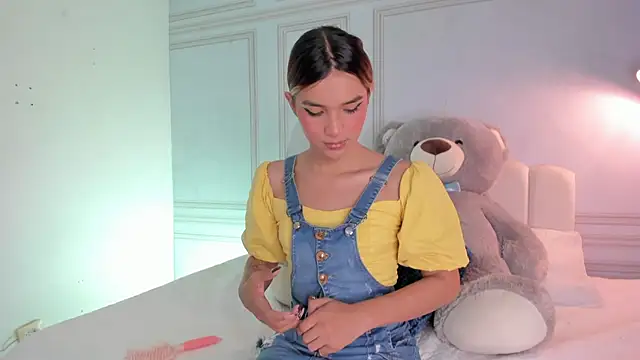 Doll Isa  online show from 10/11/25, 07:23