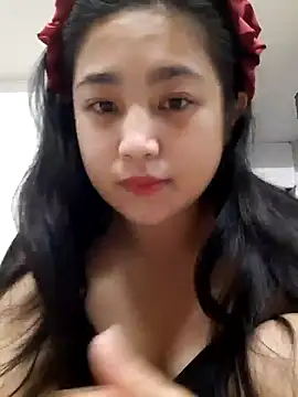 Snapshot of Minn-cute chatting on 10/01/25, 01:17 Minn-cute online show from 10/01/25, 01:17