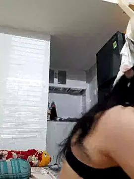 Snapshot of Minn-cute chatting on 10/03/25, 12:57 Minn-cute online show from 10/03/25, 12:57