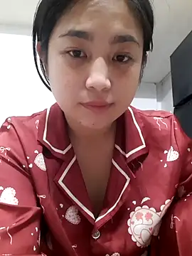 Snapshot of Minn-cute chatting on 10/06/25, 02:20 Minn-cute online show from 10/06/25, 02:20