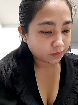 Snapshot of Minn-cute chatting on 11/03/25, 02:57 Minn-cute online show from 11/03/25, 02:57