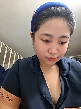 Snapshot of Minn-cute chatting on 03/03/26, 04:18 Minn-cute online show from 03/03/26, 04:18