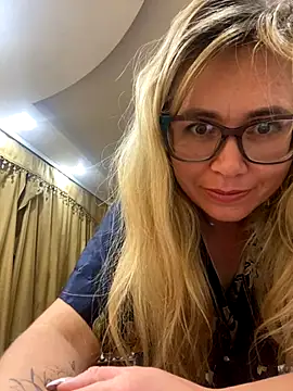 Crystal00Girl online show from 10/09/25, 12:19