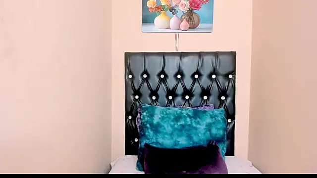 Snapshot of Toxicfantasy4u chatting on 02/18/26, 04:25 Toxicfantasy4u online show from 02/18/26, 04:25