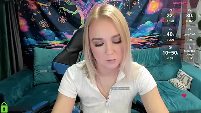 CrystalGirl99 online show from 11/19/25, 07:52