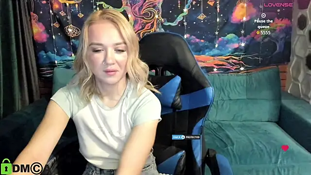 CrystalGirl99 online show from 02/02/26, 08:46