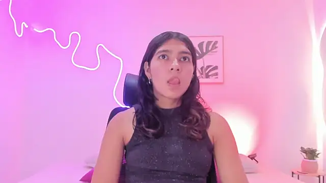 Cherrydollxx online show from 11/08/25, 12:05