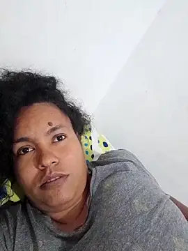 Snapshot of Viviana_h chatting on 11/15/25, 01:47 Viviana h online show from 11/15/25, 01:47